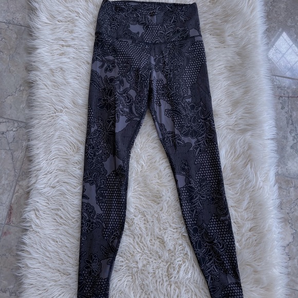 Small Nike Floral Print Dri-Fit Leggings - Picture 1 of 3